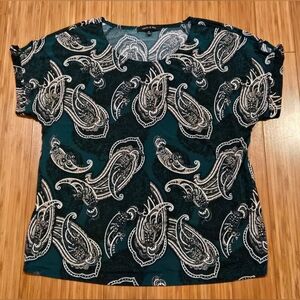 NWOT Adele & May Paisley Short Sleeve Top